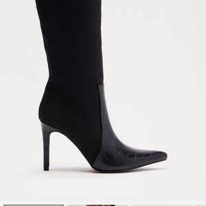 Fashion Nova Black Heeled Boots Sleek Design